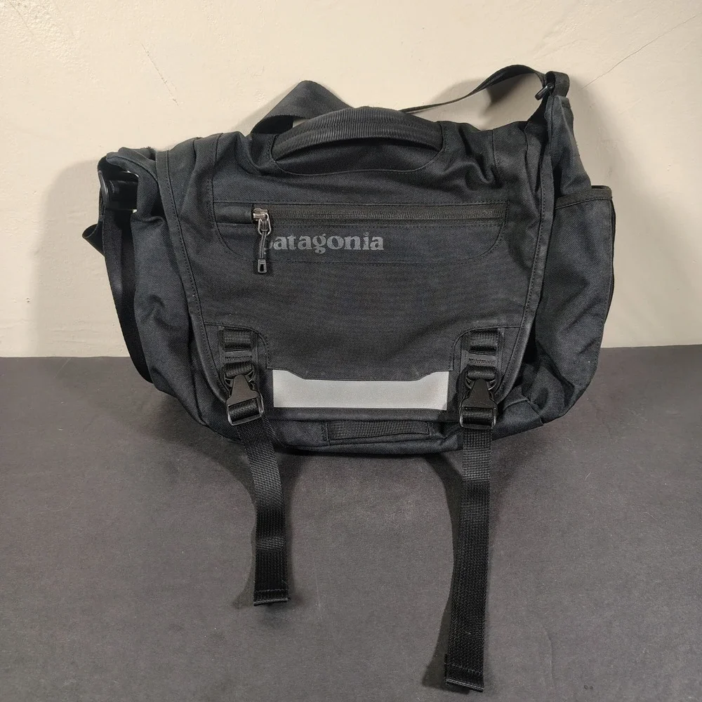 hydration reservoir for osprey daylite Hydraulics LT 2.5L Water with Bite Valve, Red AT100HPT Model:LBTC71MHF Disney Encanto Mini Backpack while the included cleaning